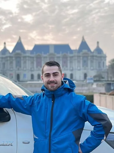 Assainissement et débouchage à Lyon : technicien réalisant un curage de canalisation